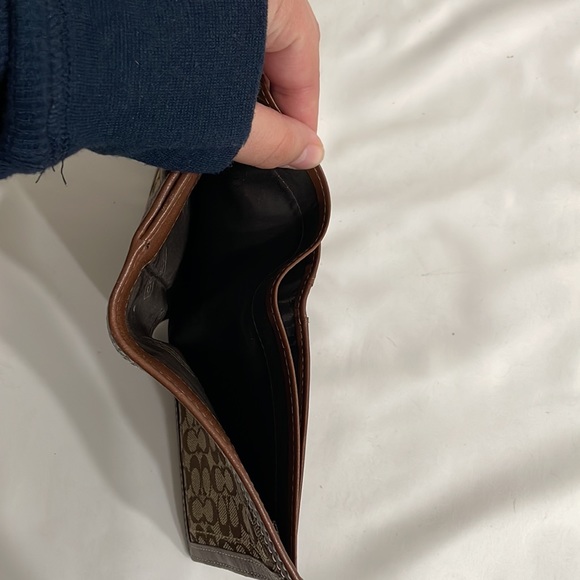 Coach Trifold Buckle wallet - Picture 5 of 6